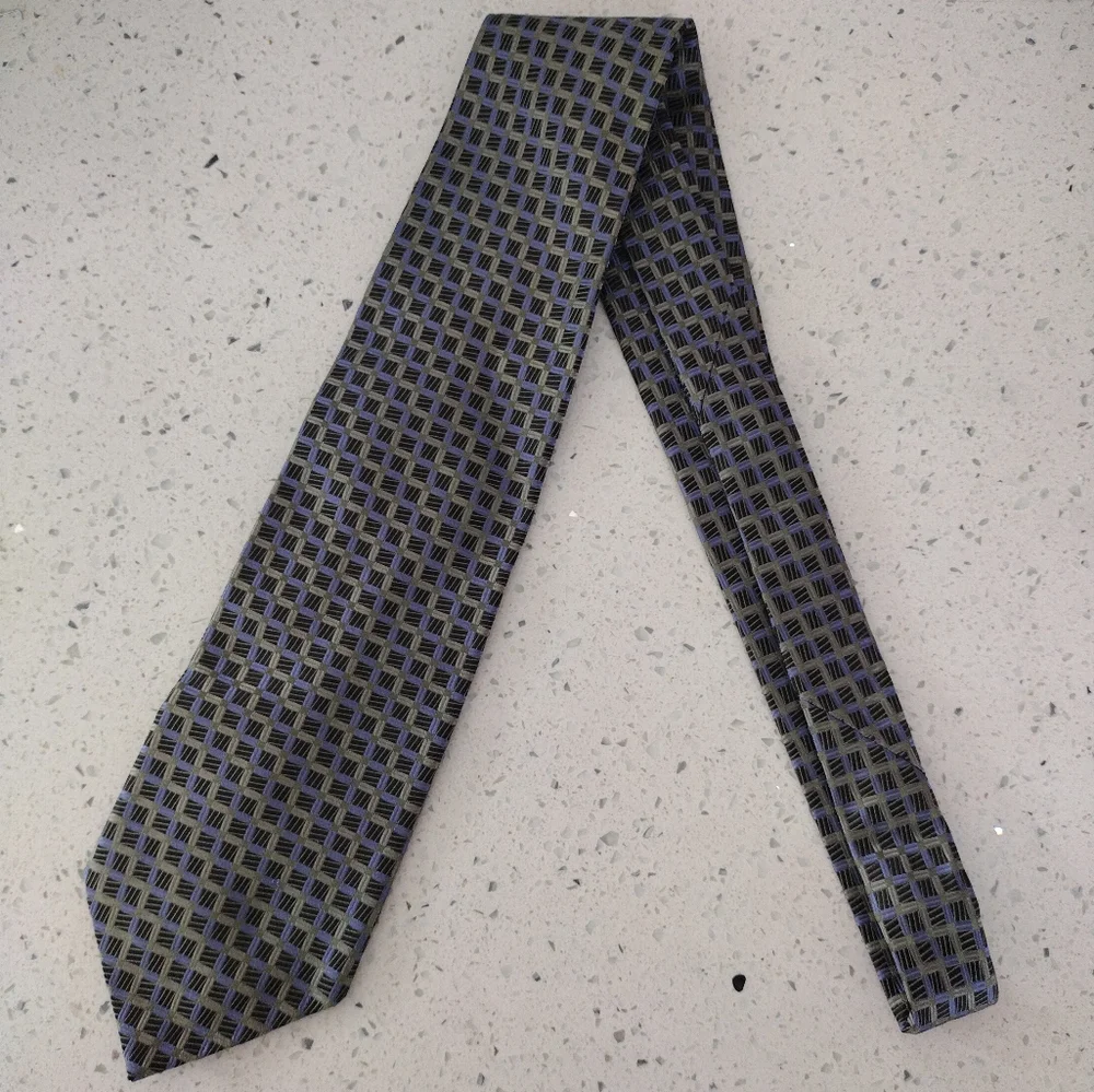 Silk Geoffrey Beene Green, Gray, Silver, and Blue  Tie EUC
